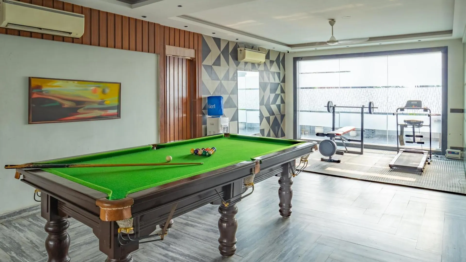 Housr Golf Course Road Near Phase 1 Metro Gurgaon Hotel India
