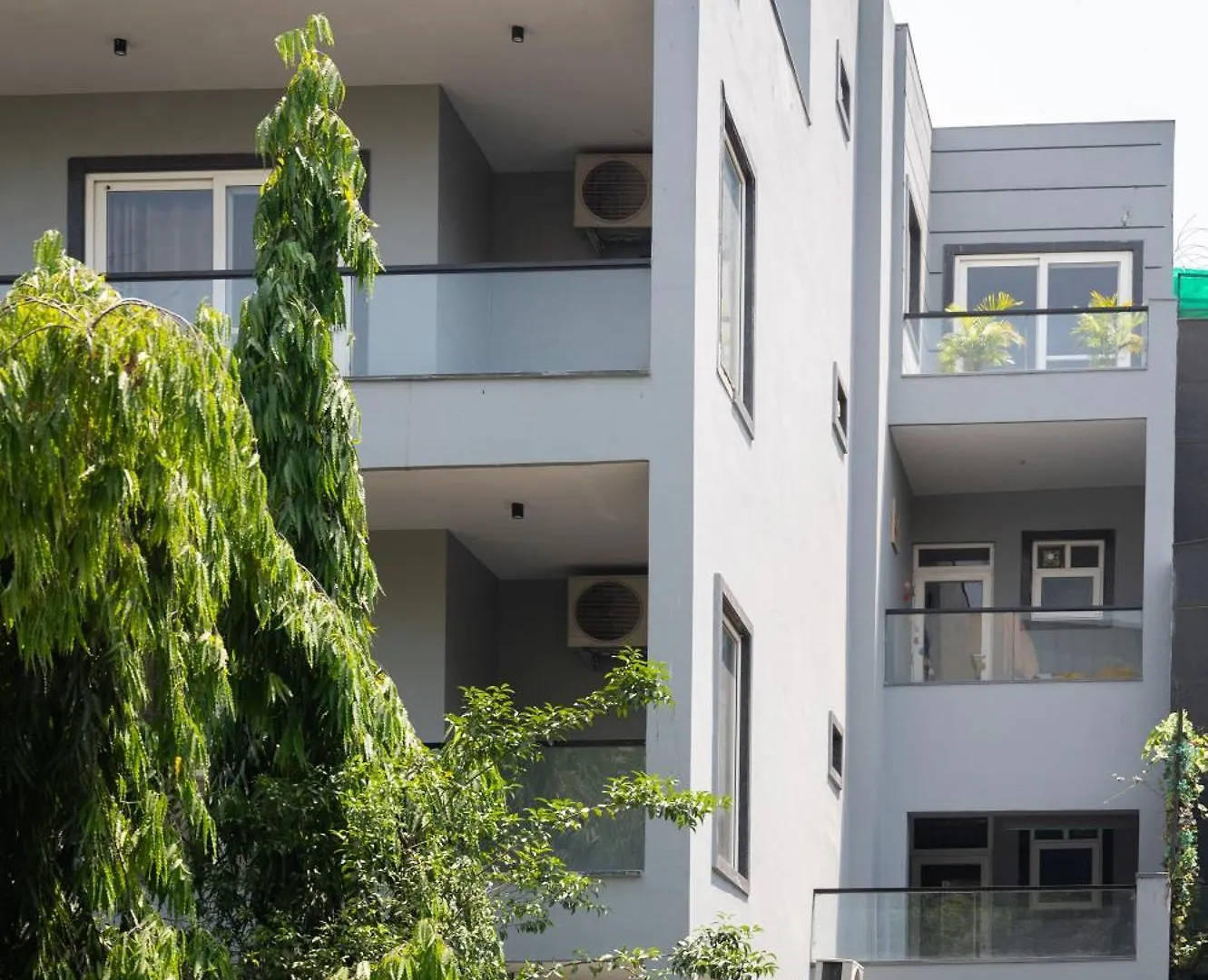 Housr Golf Course Road Near Phase 1 Metro Gurgaon Hotel