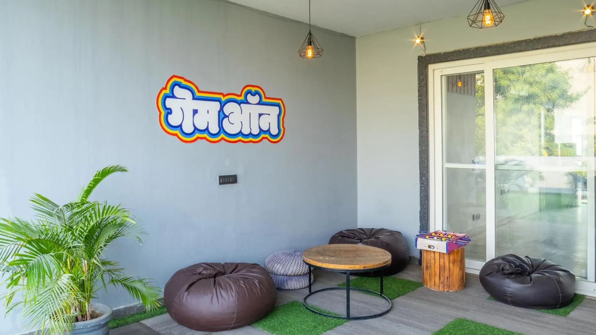 Housr Golf Course Road Near Phase 1 Metro Gurgaon Hotel